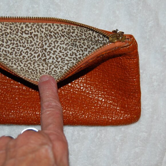 LAUDI VIDNI Rust Colored Leather Crossbody/Wristlet Purse - Picture 5 of 12